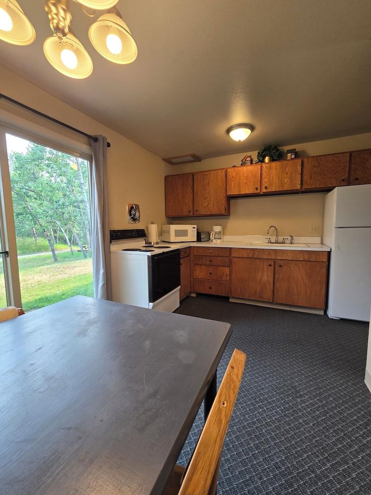 Chateau Rouge Condominiums photo 83