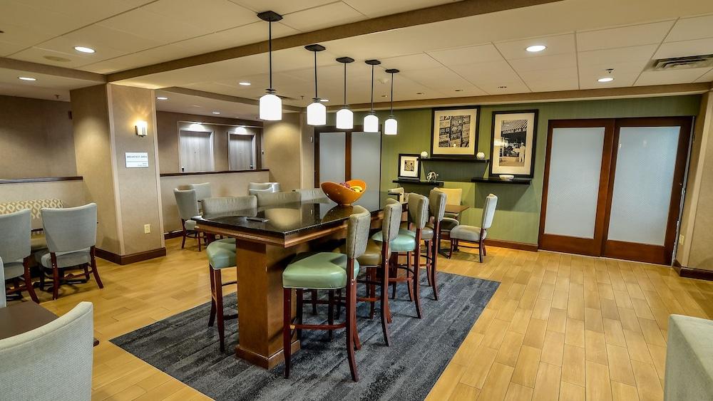 Hampton Inn Ft Payne photo 9