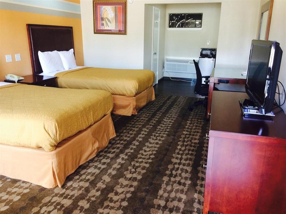 Americas Best Value Inn Texarkana photo 12