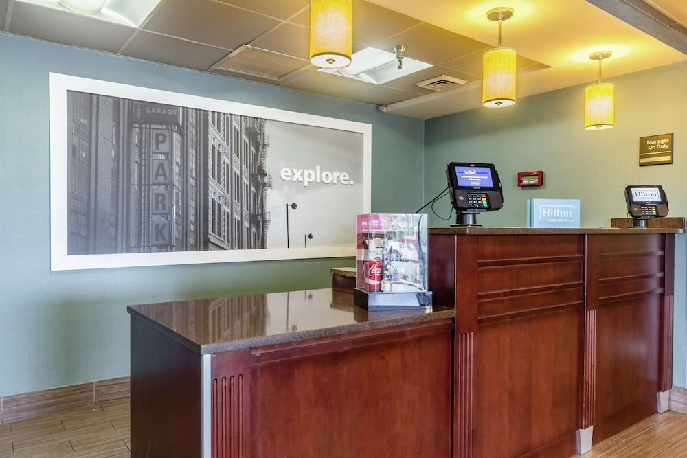 Hampton Inn Winchester-University/Mall Area photo 1