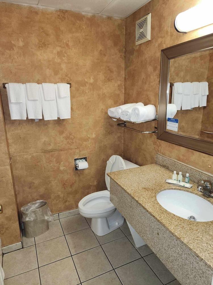 Quality Inn & Suites Somerset Downtown photo 9