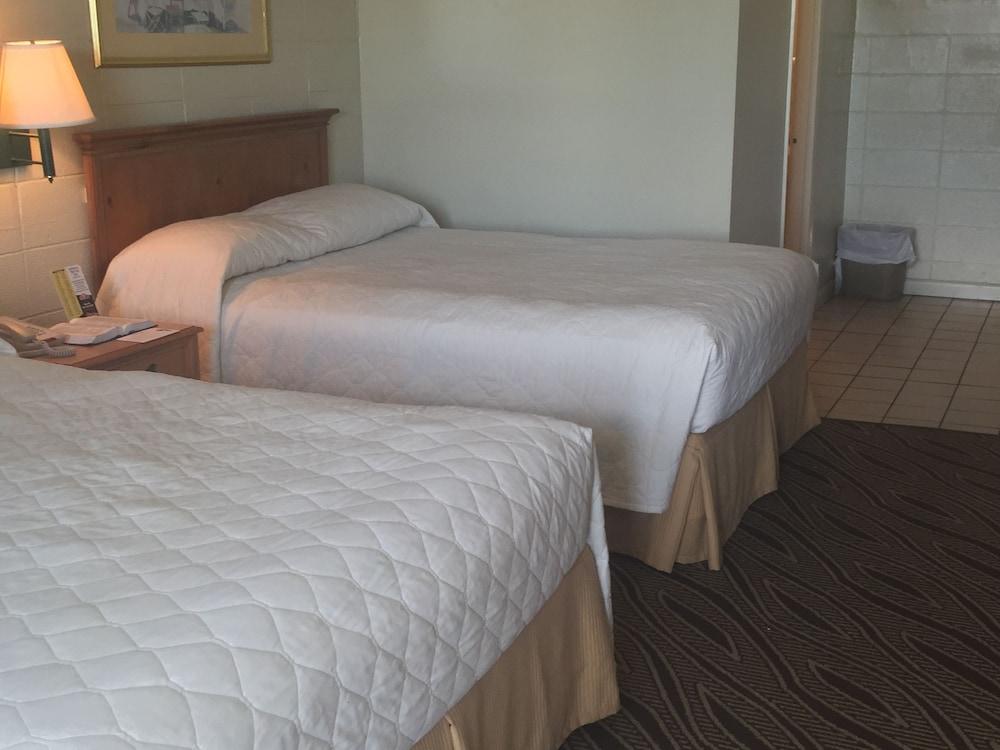 Admiral Motor Inn photo 17