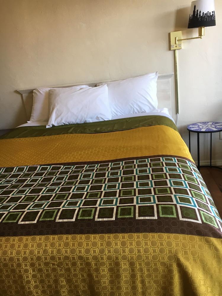 Diamond View Motel photo 20