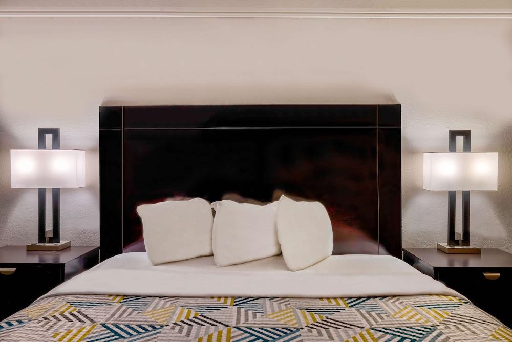 Motel 6 Bartlesville, OK photo 6