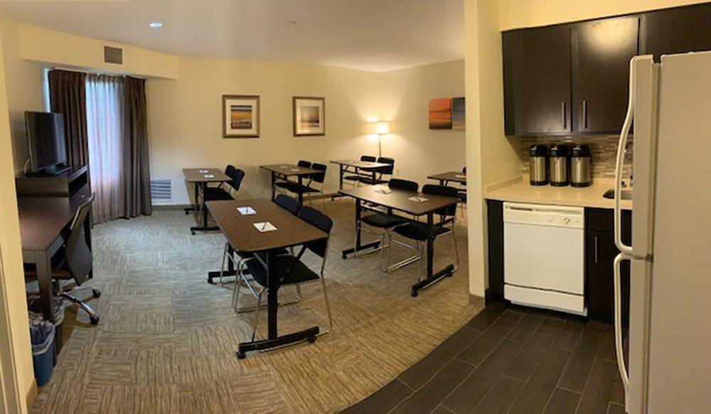 Staybridge Suites Chicago - Glenview by IHG photo 61