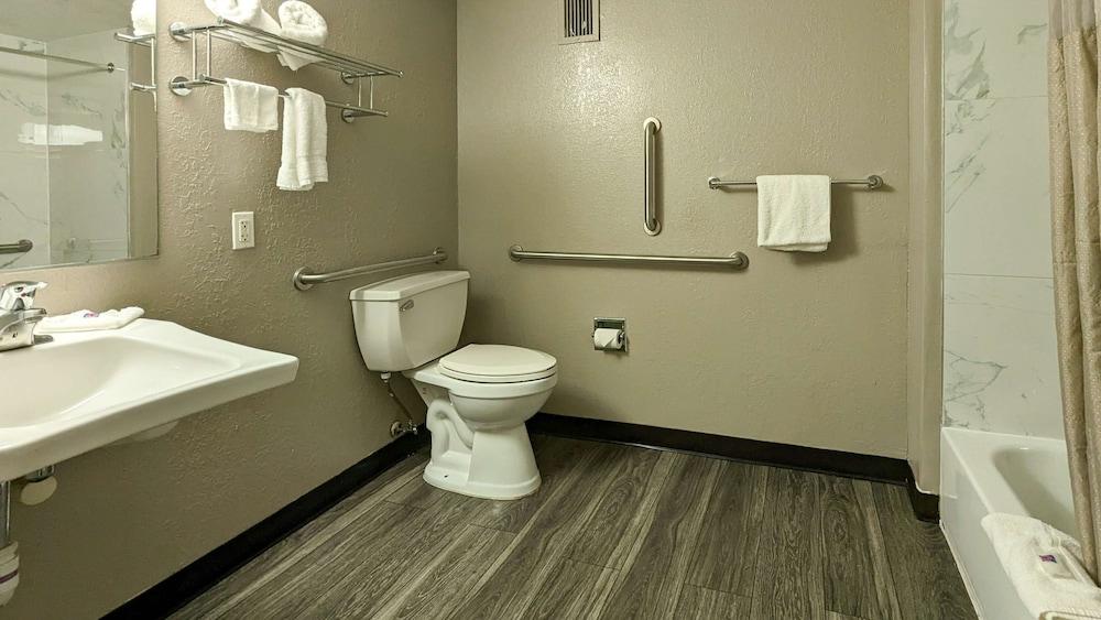 Motel 6 Danvers, MA - Boston North photo 2