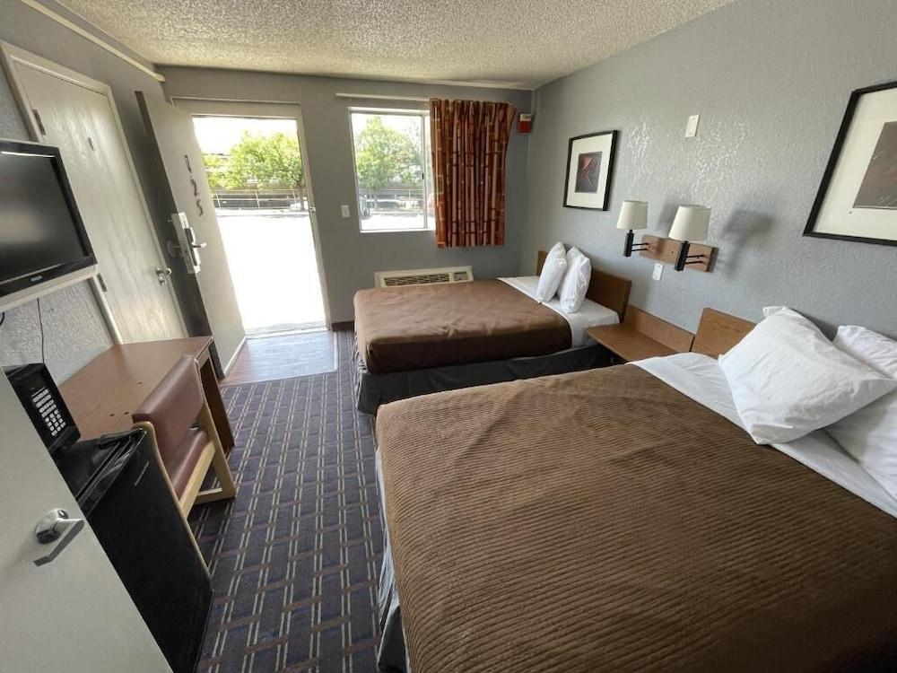 Rodeway Inn Albuquerque West photo 21