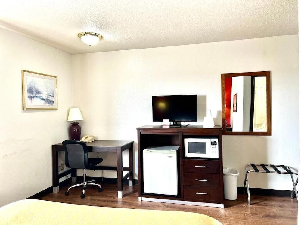 Econo Lodge Oacoma - Chamberlain West photo 14