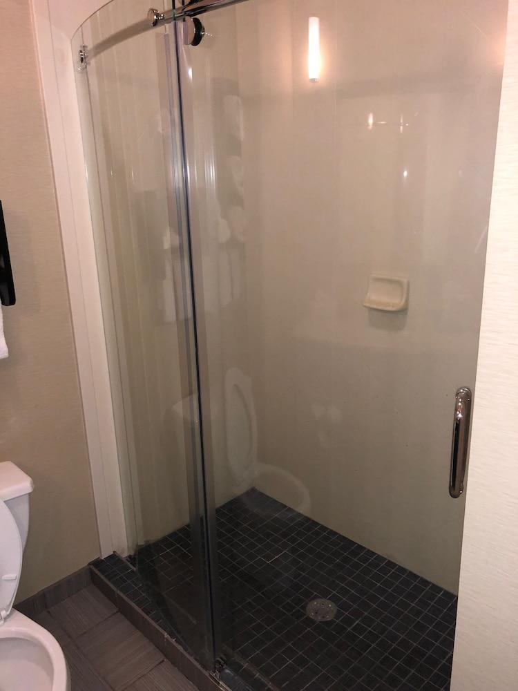Country View Inn & Suites photo 31