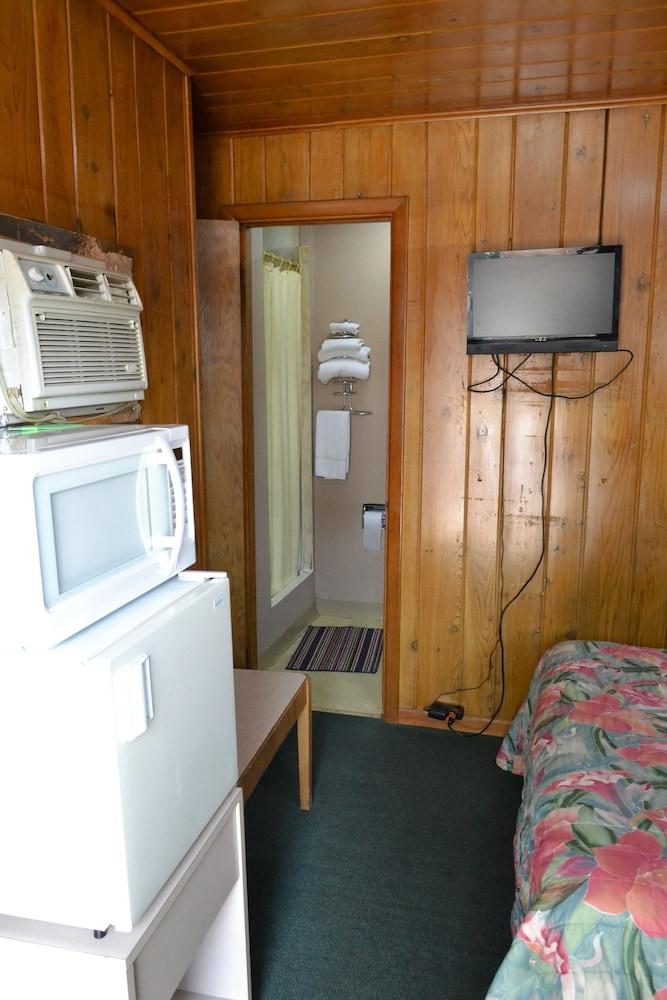 Innkeeper Motel photo 42