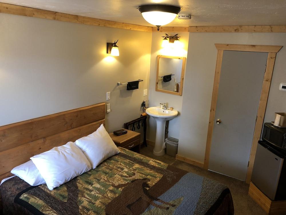 The Historic Madison Hotel Motel photo 73