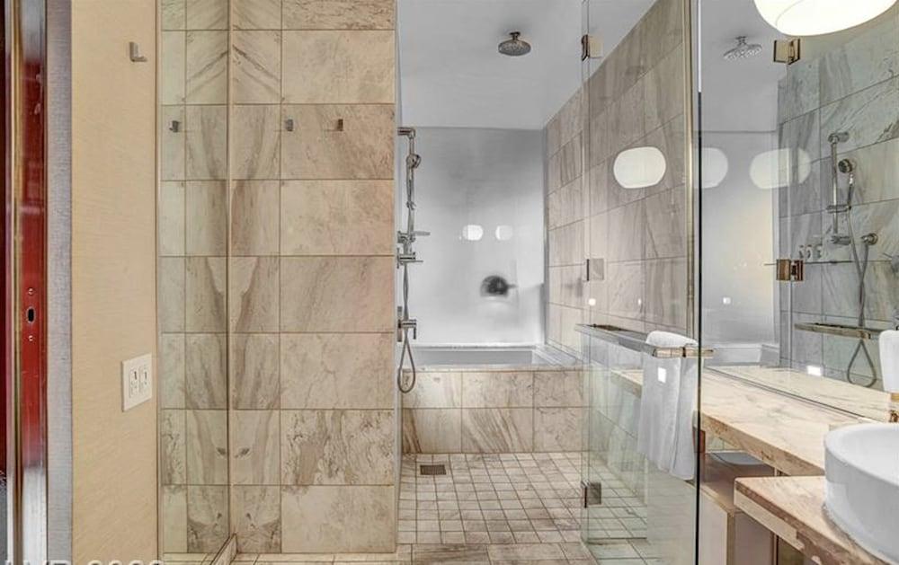 Palms Place Vacation Suites Collection photo 43