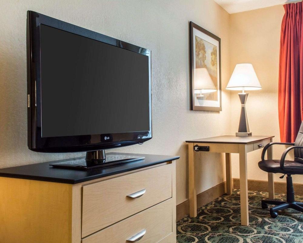 Quality Inn Geneseo photo 33