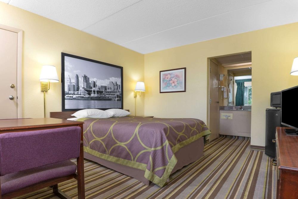 Super 8 by Wyndham Wapakoneta photo 8