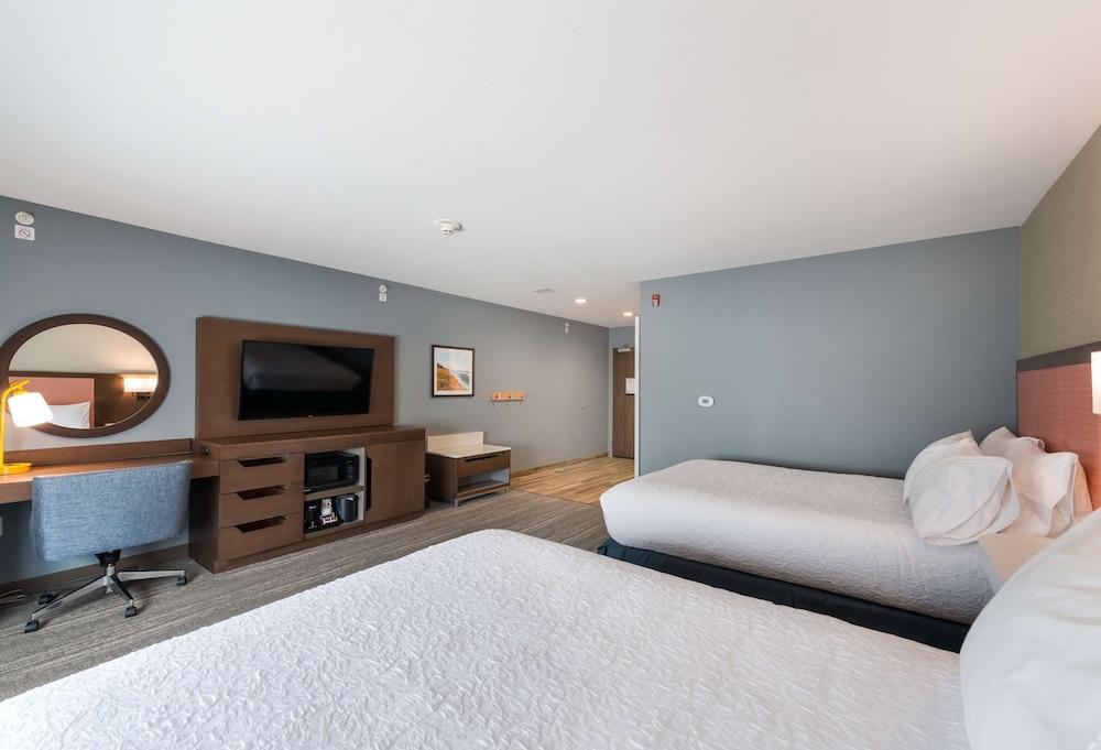Hampton Inn Niles photo 12