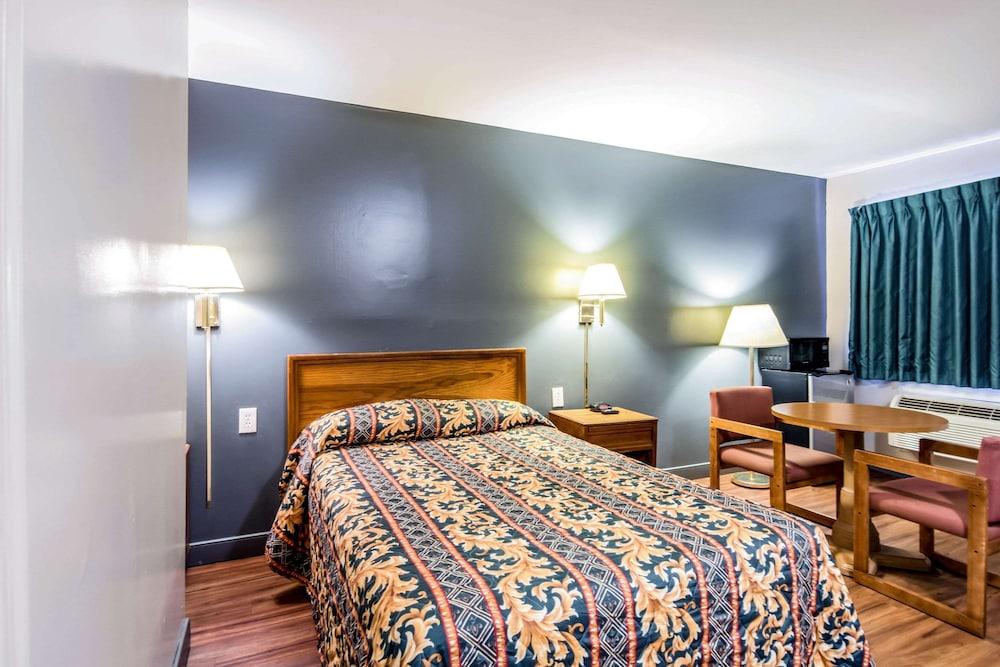 Rodeway Inn Richmond South photo 4