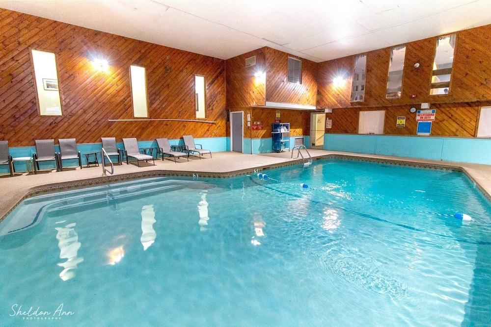 Eastern Inn & Suites photo 17