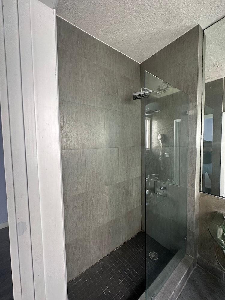 M Hotel photo 32