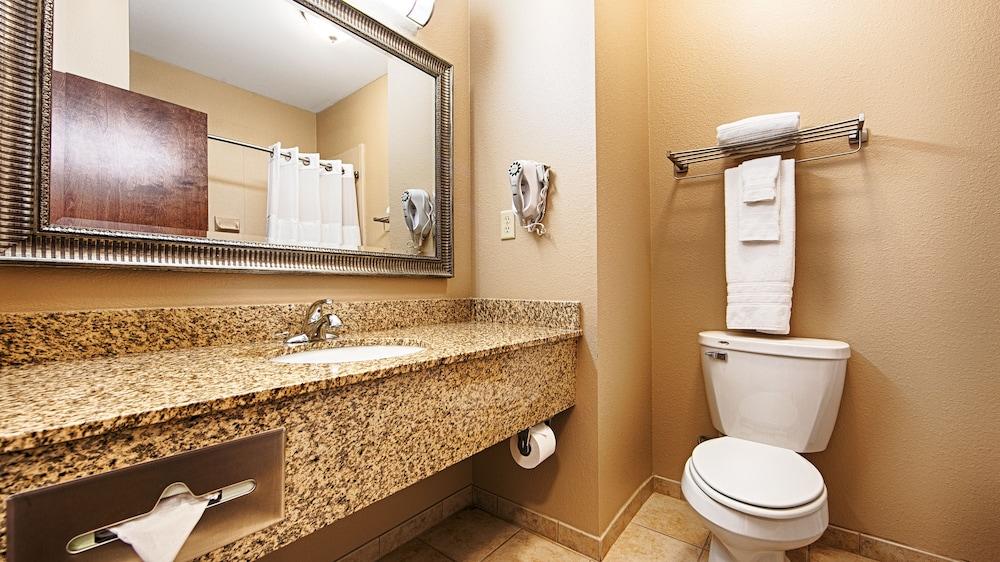 Best Western Plus Louisa photo 22