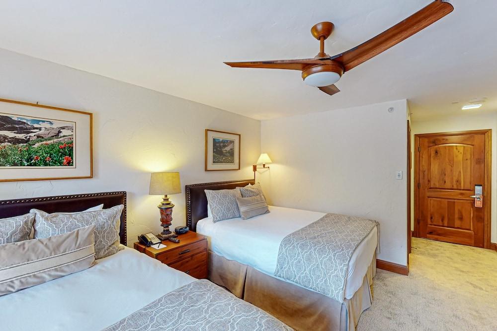 Lion Square Lodge photo 2