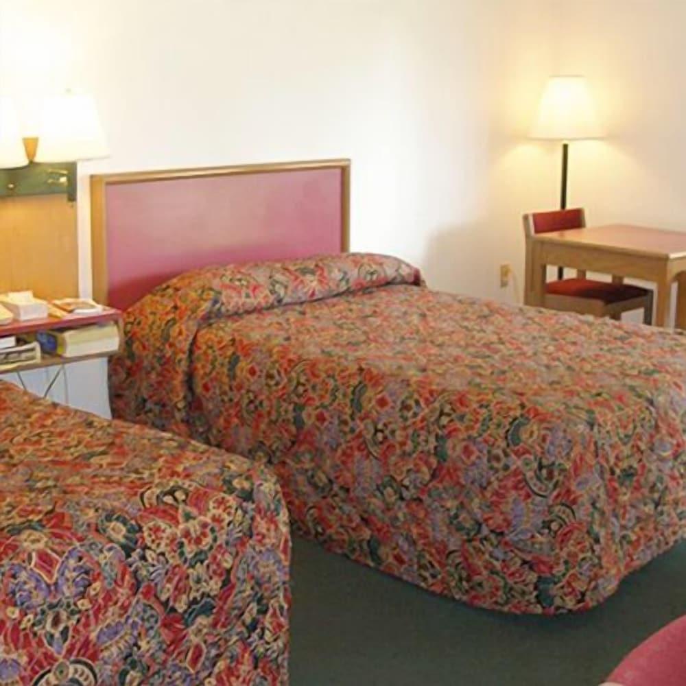 Knights Inn Center Valley photo 9