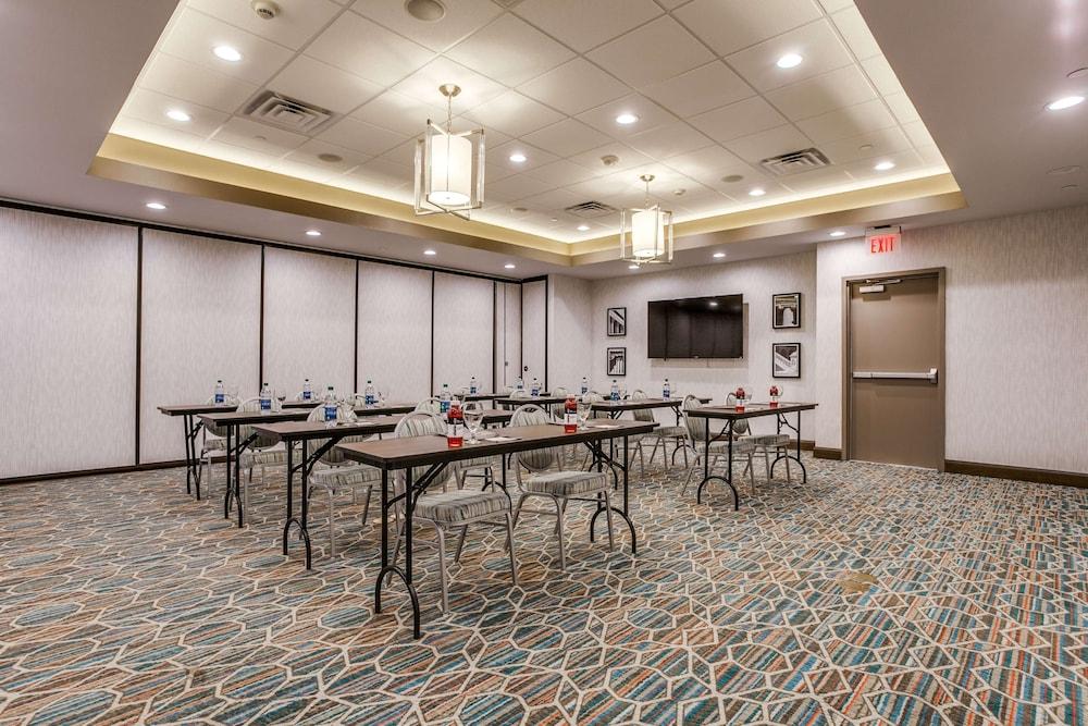Hampton Inn & Suites North Dallas Central Expy photo 36