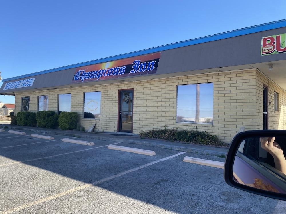 Champions Inn — hotel in Del Rio