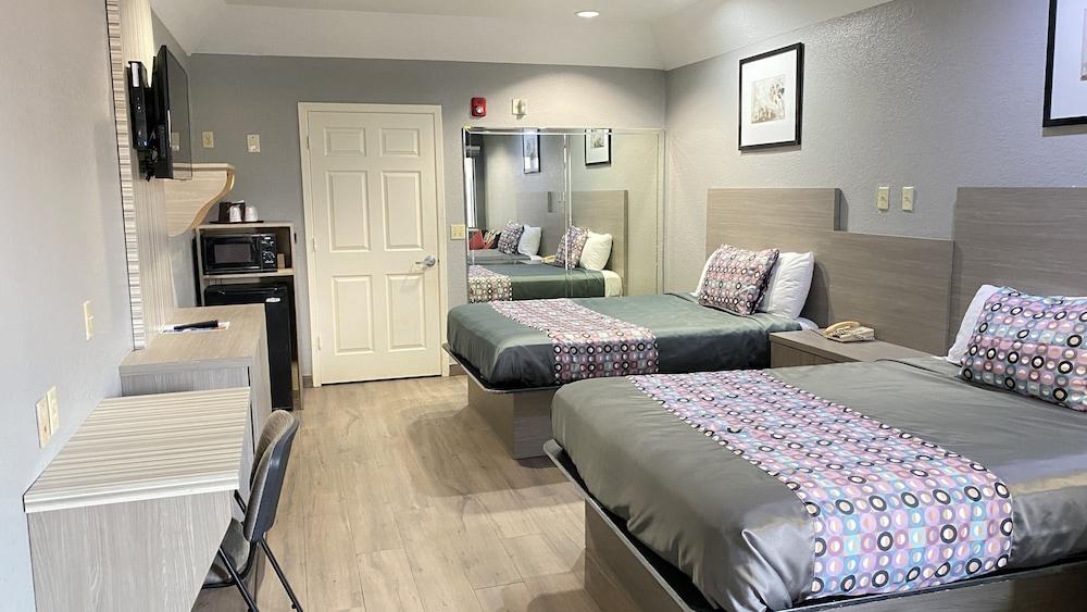 Island Suites photo 23