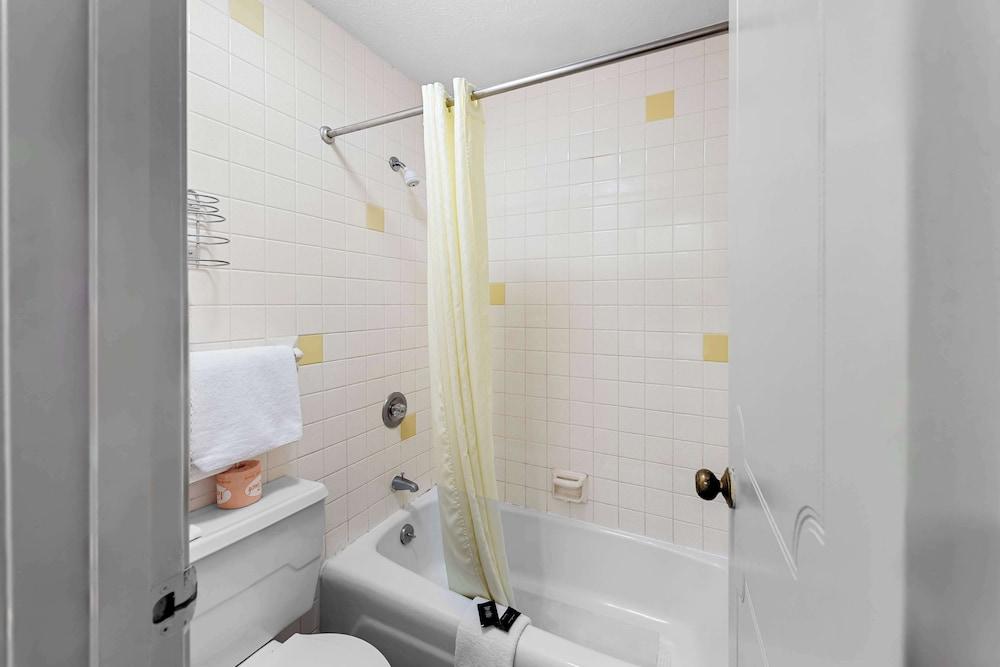 Americas Best Value Inn Marion, OH photo 30