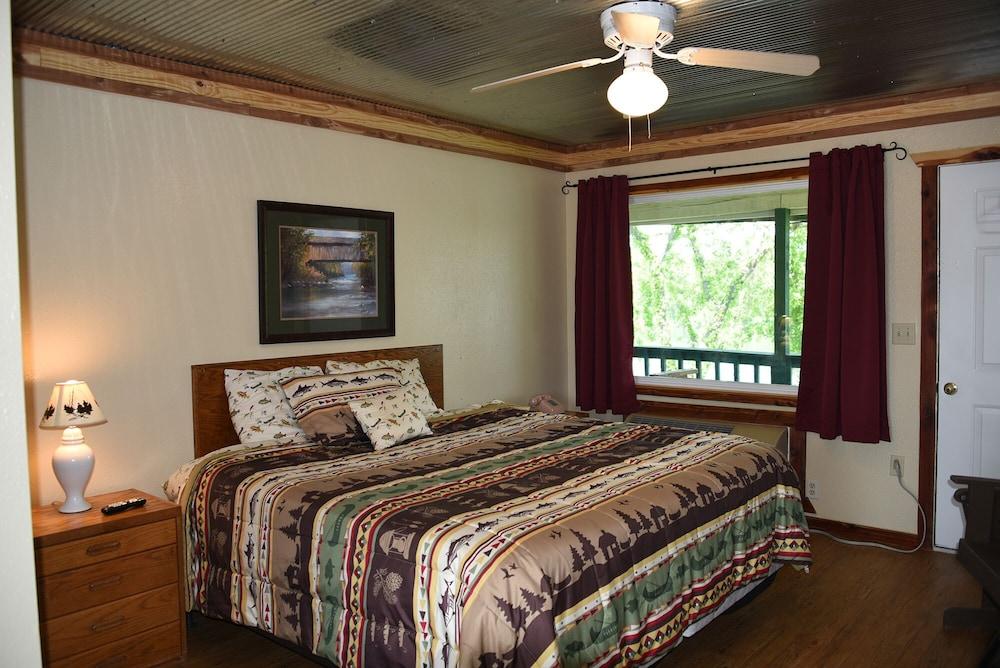 Anglers Riverfront Motel photo 13