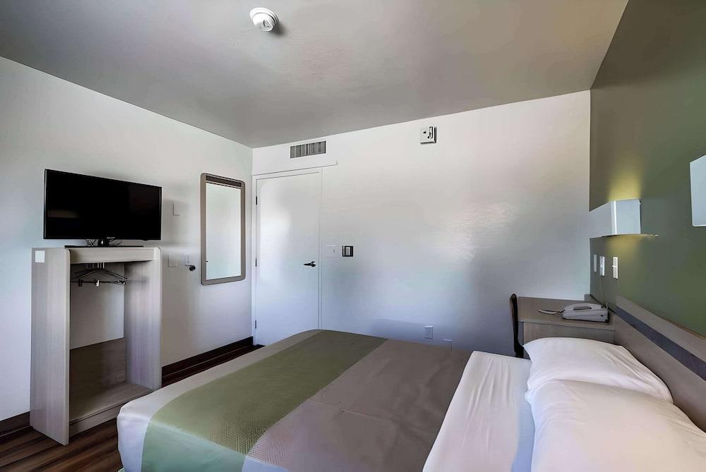 Econo Lodge Midvale photo 2