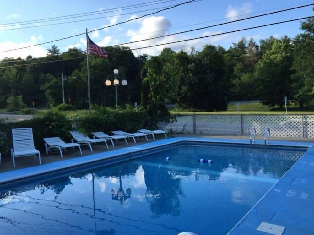 Adirondack Oasis Motel photo 3