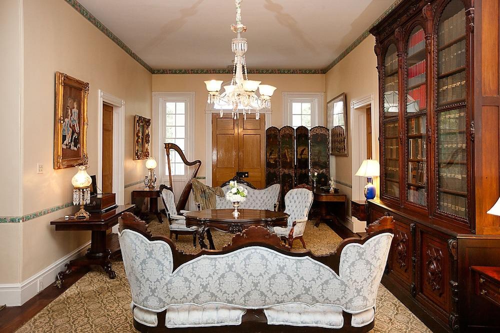Monmouth Historic Inns and Gardens photo 32