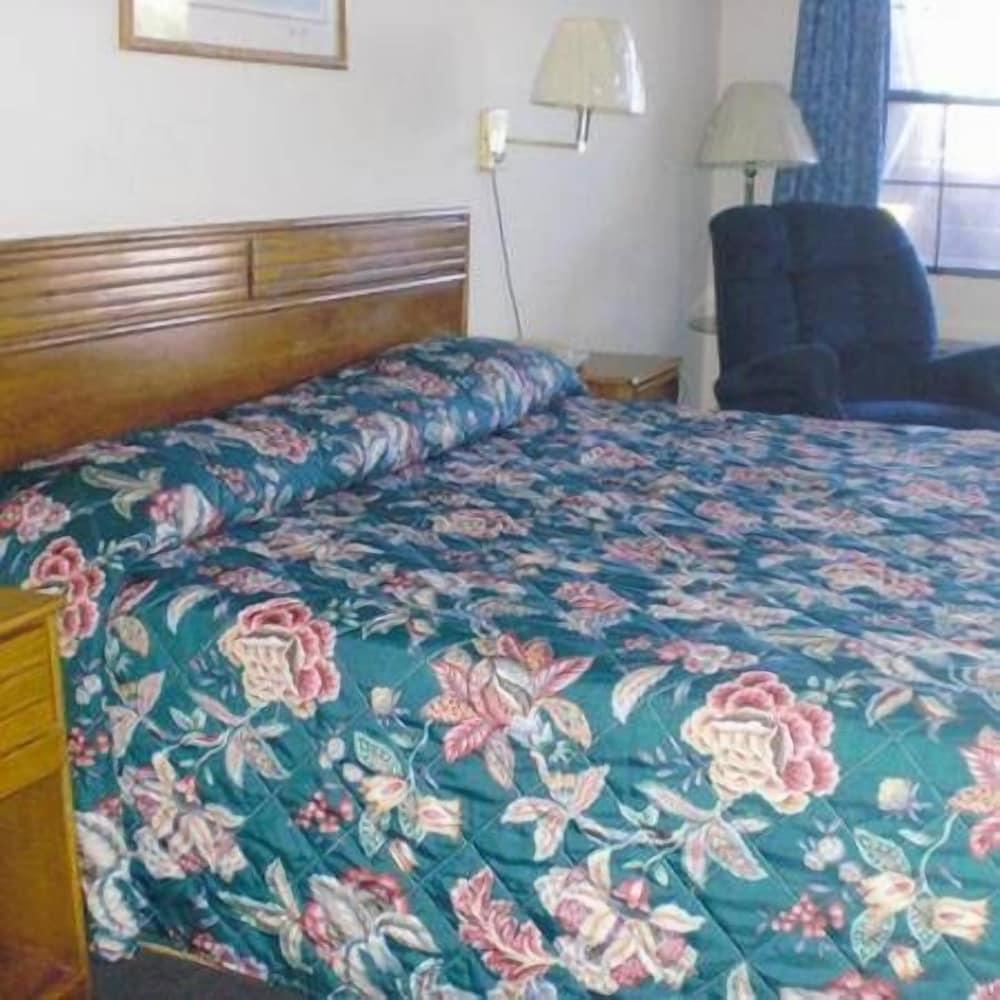 Royal Inn photo 19
