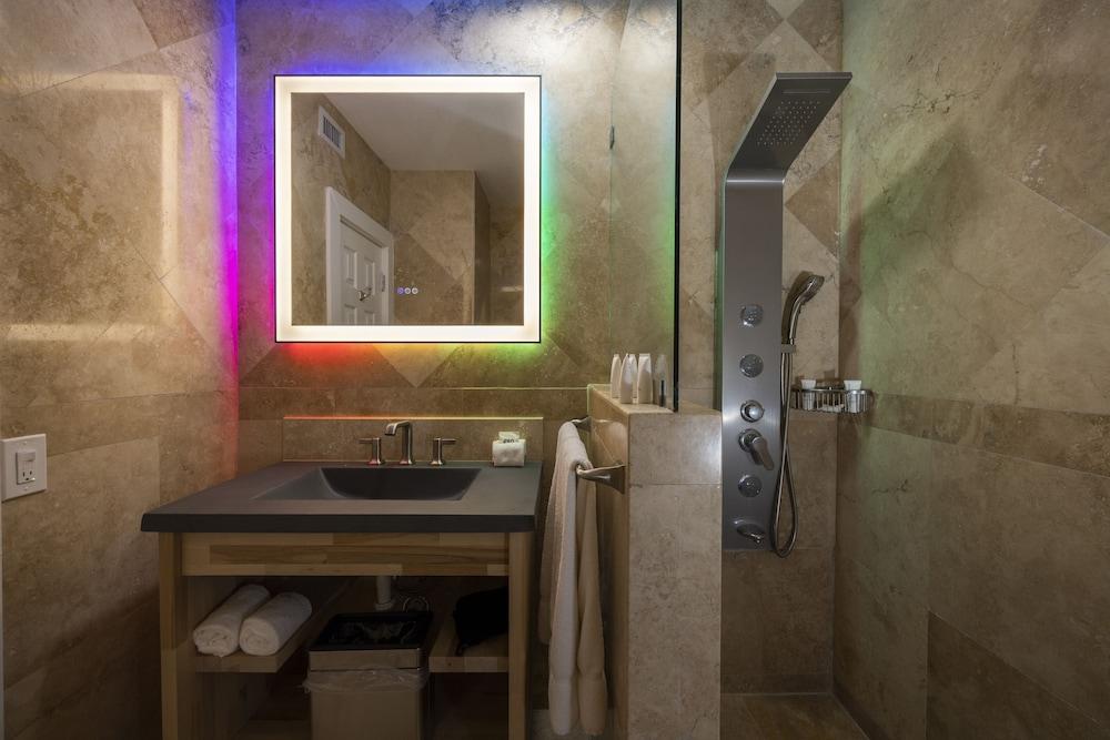 Suites on South Beach photo 27