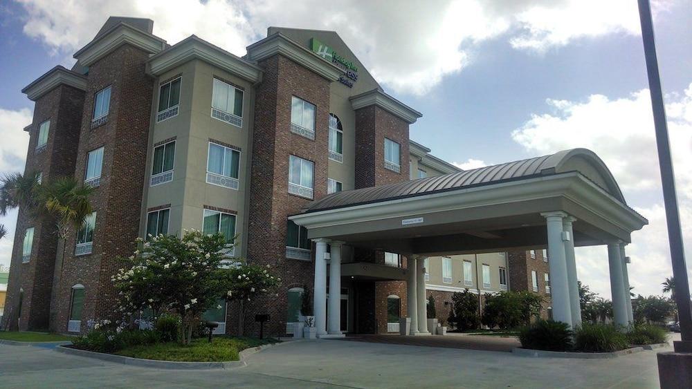 Holiday Inn Express & Suites Gonzales by IHG photo 41
