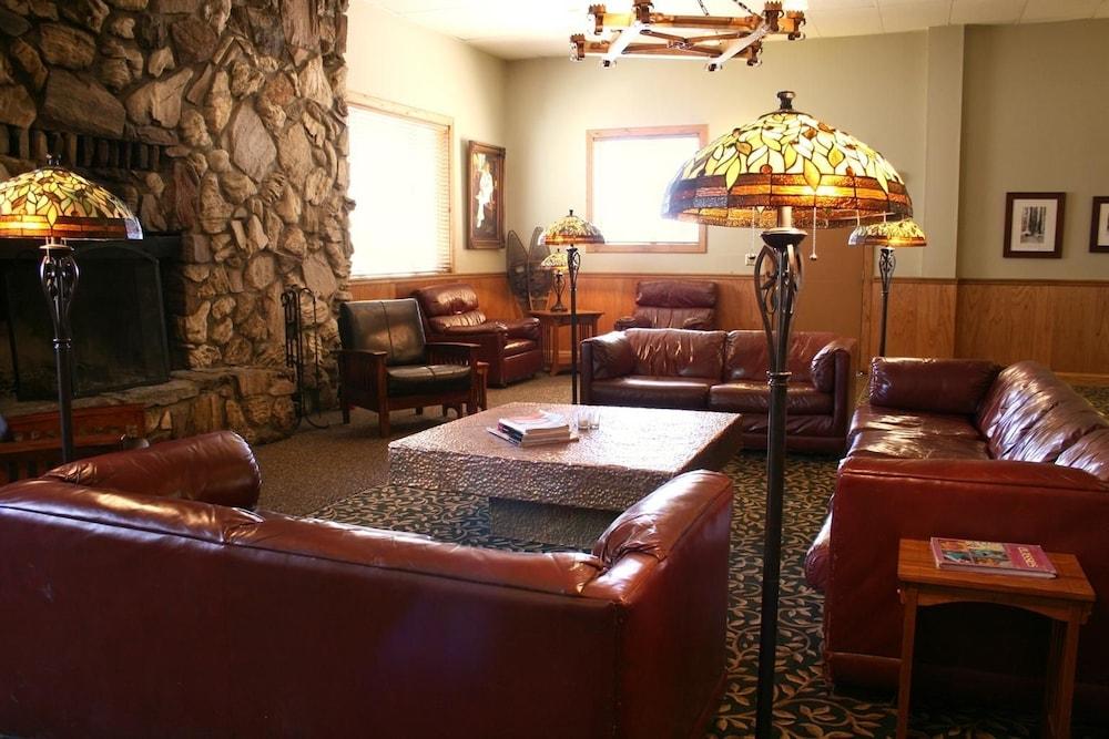 Montecito Sequoia Lodge photo 50