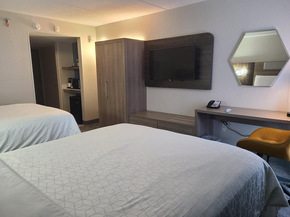 Holiday Inn Express & Suites Ft. Lauderdale N - Exec Airport by IHG photo 65