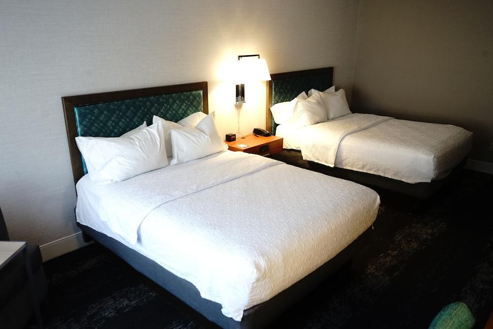 Hampton Inn Deadwood at Tin Lizzie Gaming Resort photo 21
