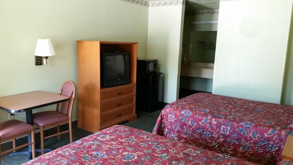 Haltom Inn photo 21