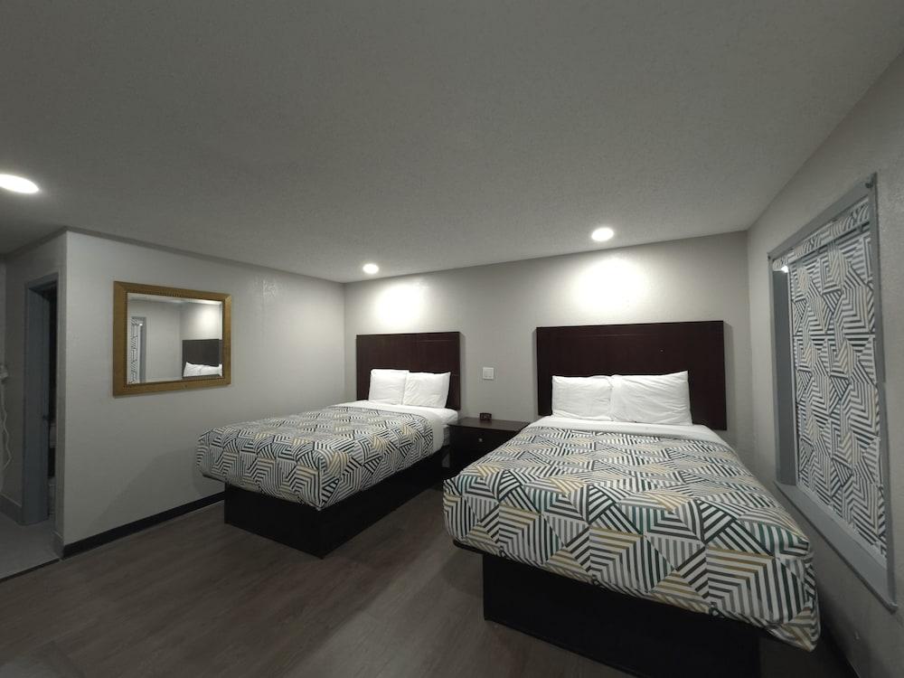 Relax Inn photo 2