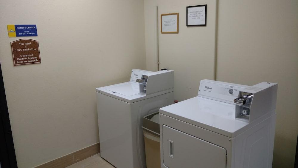 Days Inn by Wyndham Ashland photo 34