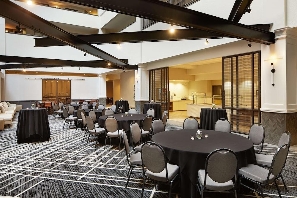 Hilton Charlotte Airport photo 58