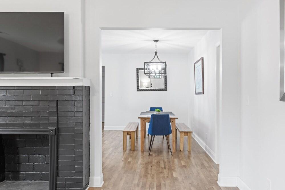Trendy at Hoyt Two Homes photo 6