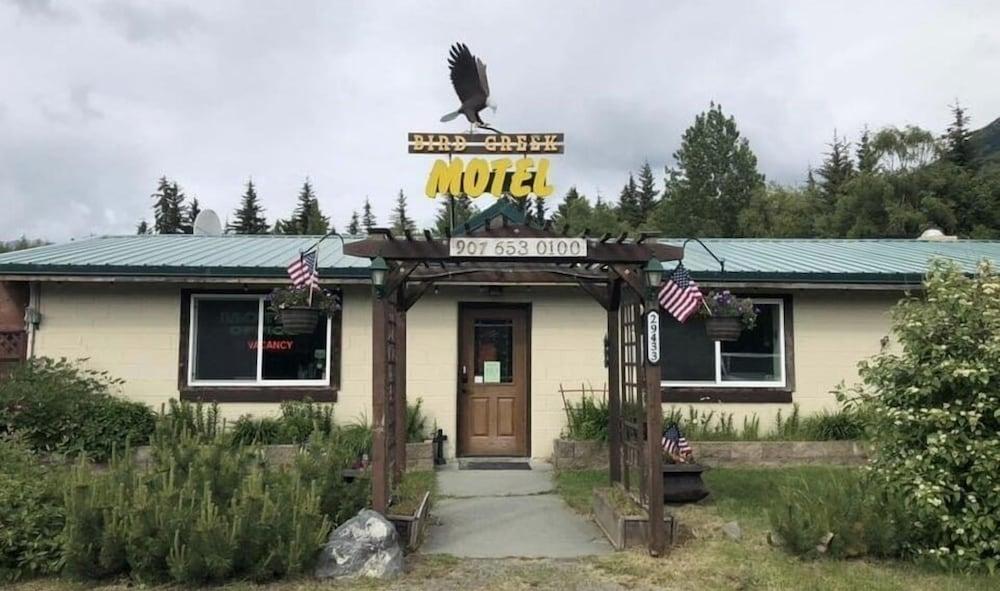 Bird Creek Motel photo 25