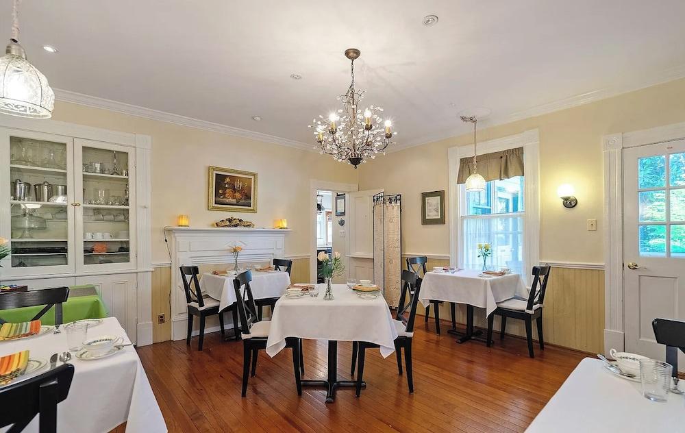 The Foster Harris House photo 12