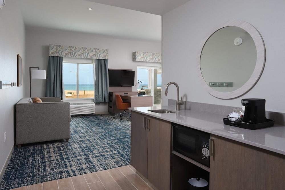 Hampton Inn & Suites Manistee Waterfront photo 10