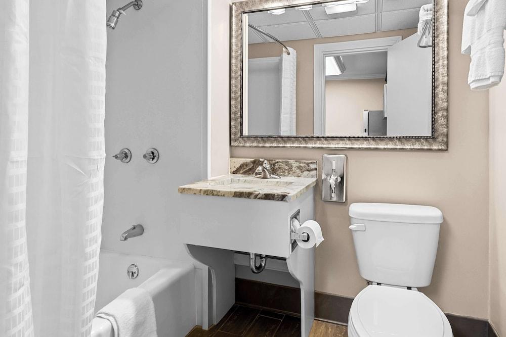 Best Western Forest Inn photo 35