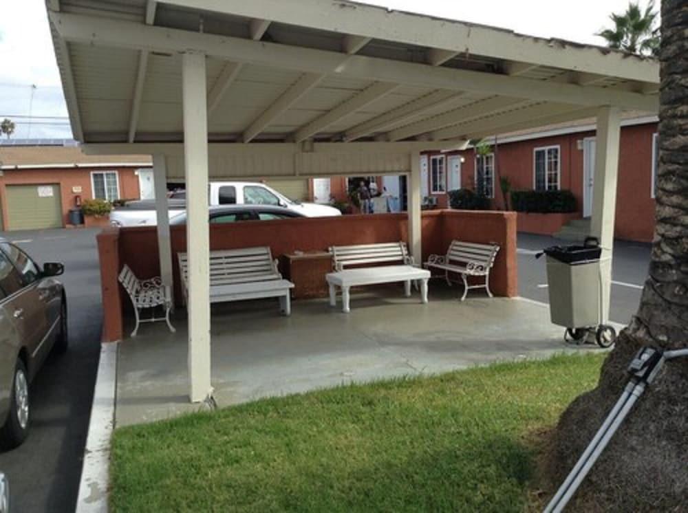 Oceanside Inn and Suites photo 34