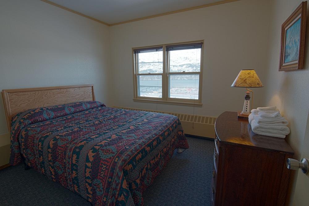 Glacier View Condo Suites photo 10